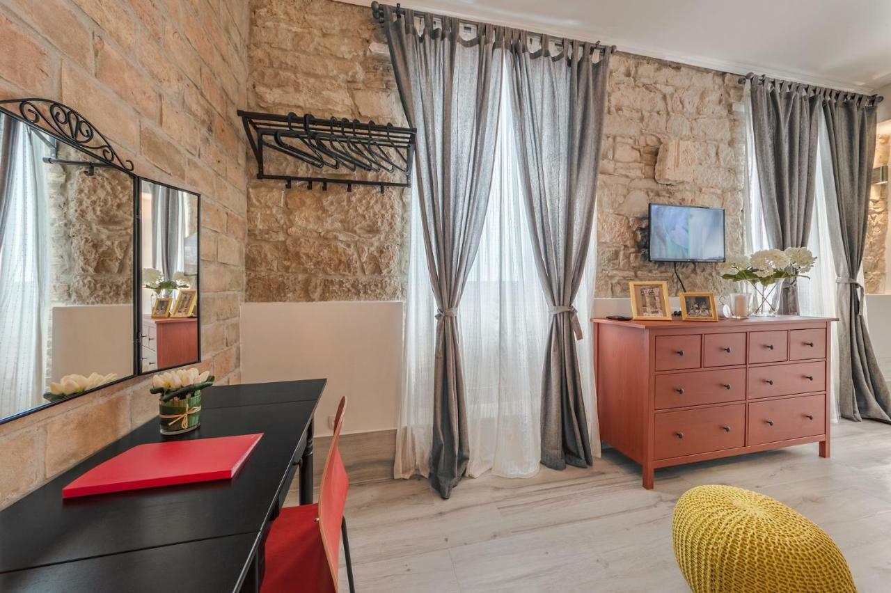 Porta D'Oro Rooms พูลา ภายนอก รูปภาพ
