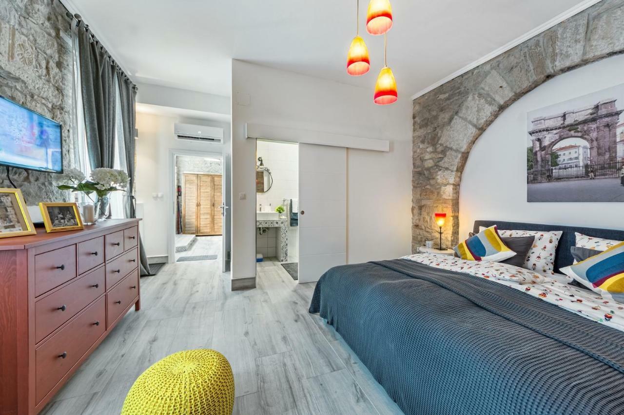 Porta D'Oro Rooms พูลา ภายนอก รูปภาพ