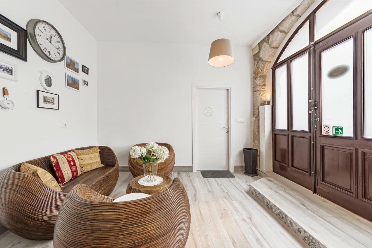 Porta D'Oro Rooms พูลา ภายนอก รูปภาพ